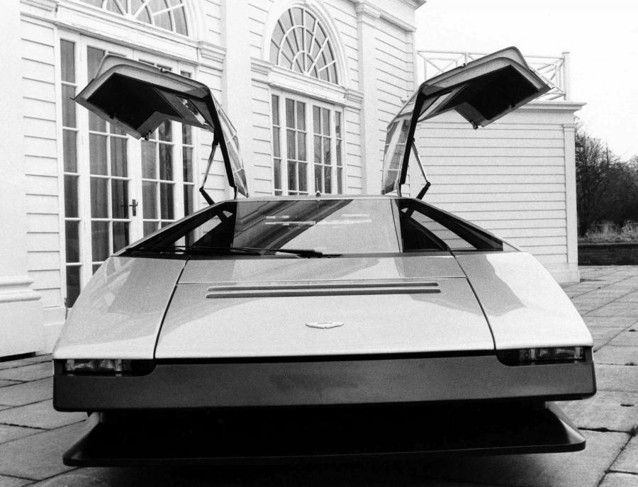  Aston Martin Bulldog Concept 1980 года  (фото 4 из 18)